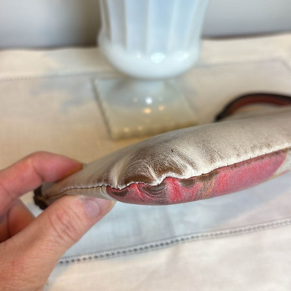 Patricia Nash Embossed Floral
Leather Clutch Wristlet Bag
Purse Zipper top - Picture 3 of 14